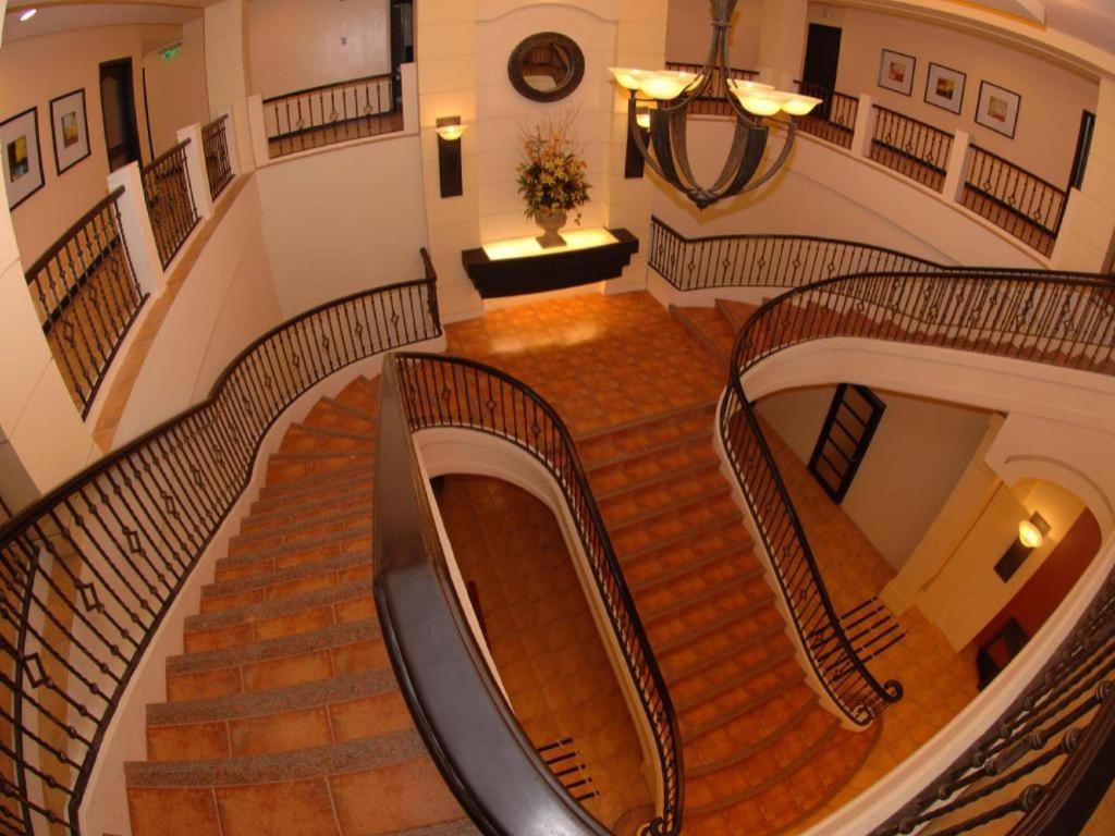 Planta Centro Bacolod Hotel & Residences Экстерьер фото