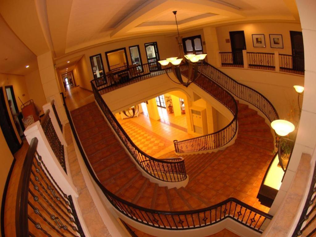 Planta Centro Bacolod Hotel & Residences Экстерьер фото