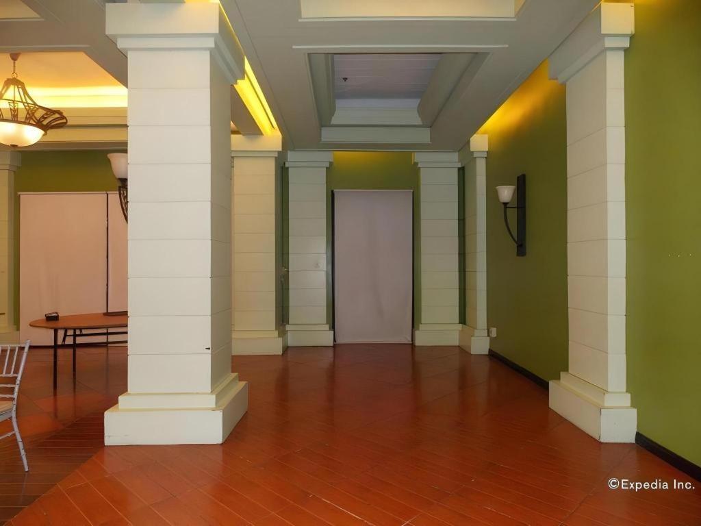 Planta Centro Bacolod Hotel & Residences Экстерьер фото