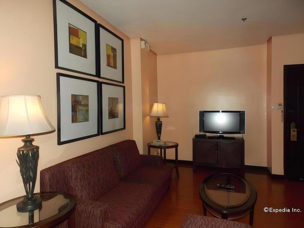 Planta Centro Bacolod Hotel & Residences Экстерьер фото