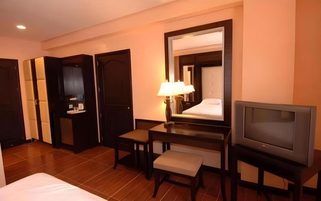 Planta Centro Bacolod Hotel & Residences Экстерьер фото